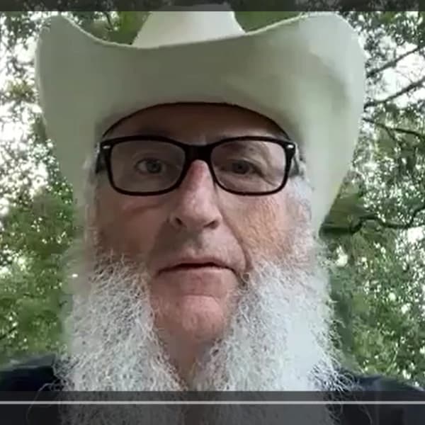 with guest LAID BACK COUNTRY PICKER [USA]