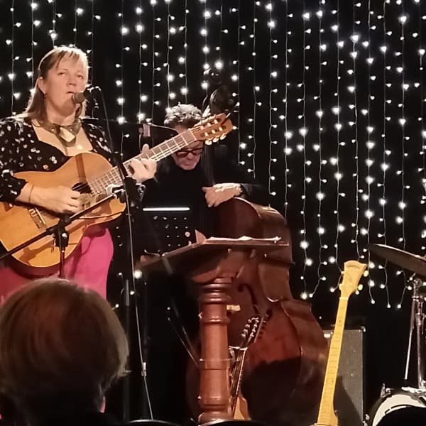 Melanie Horsnell interview & performance