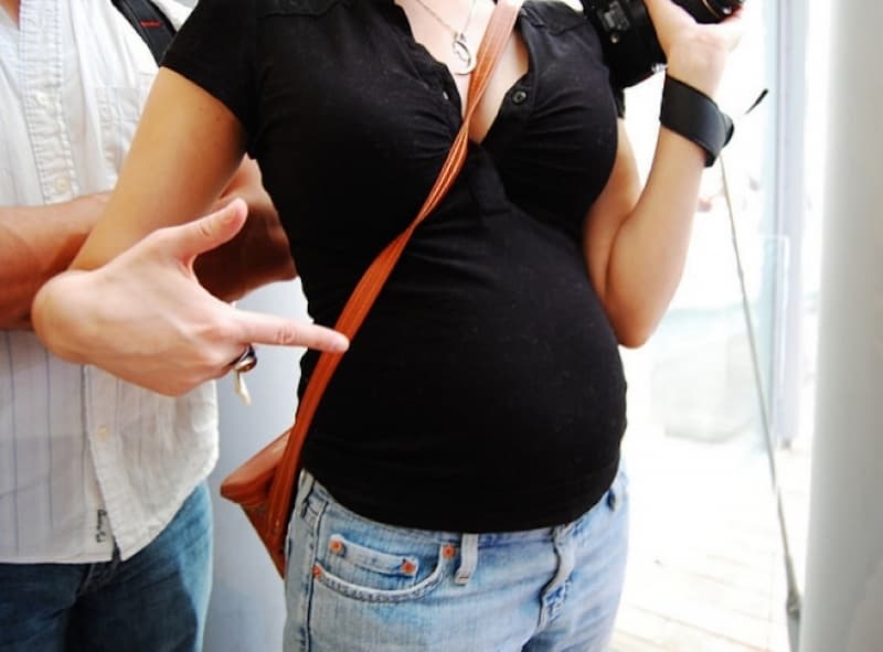 Social media pressuring pregnant women