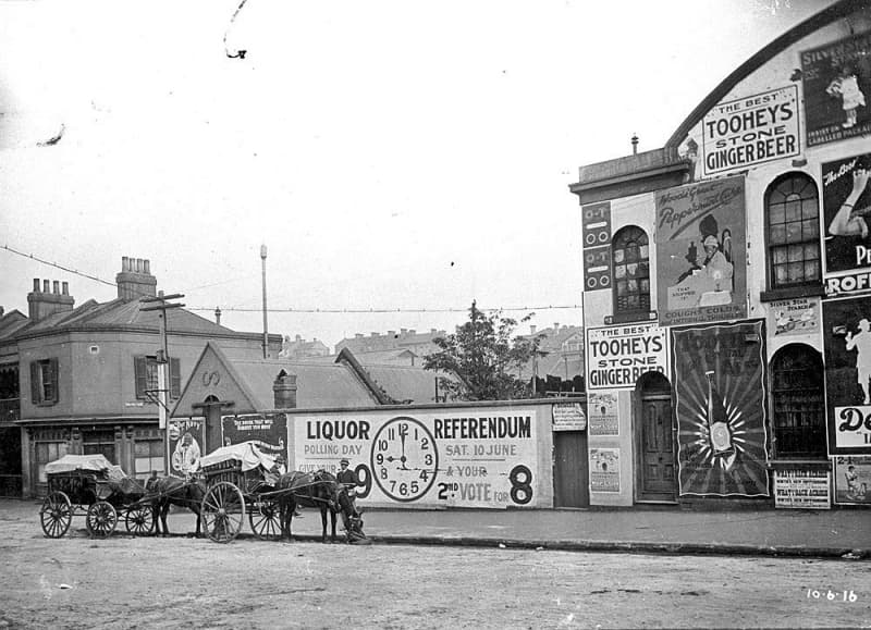 Dictionary of Sydney: the Six O’Clock Swill