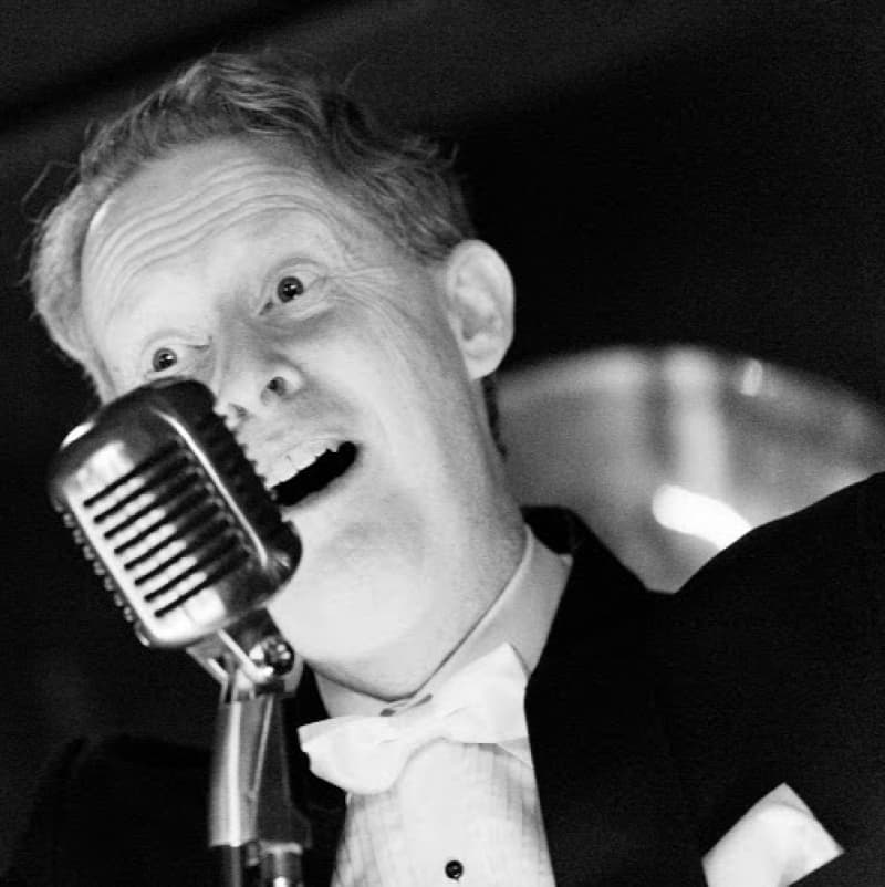 Greg Poppleton jazzes it up