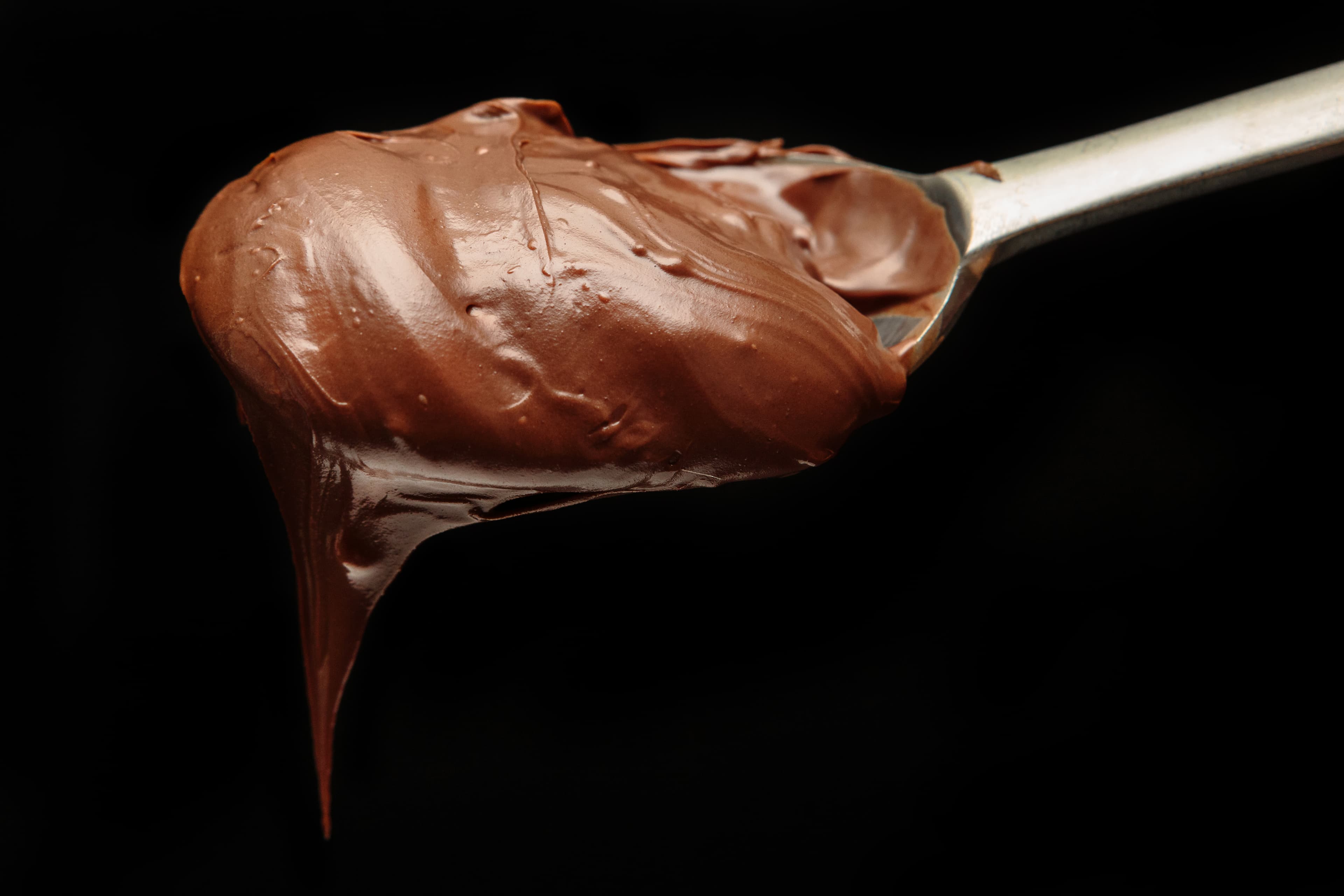 5-dollar Spoonful of Nutella or Spoonful of Fake News?