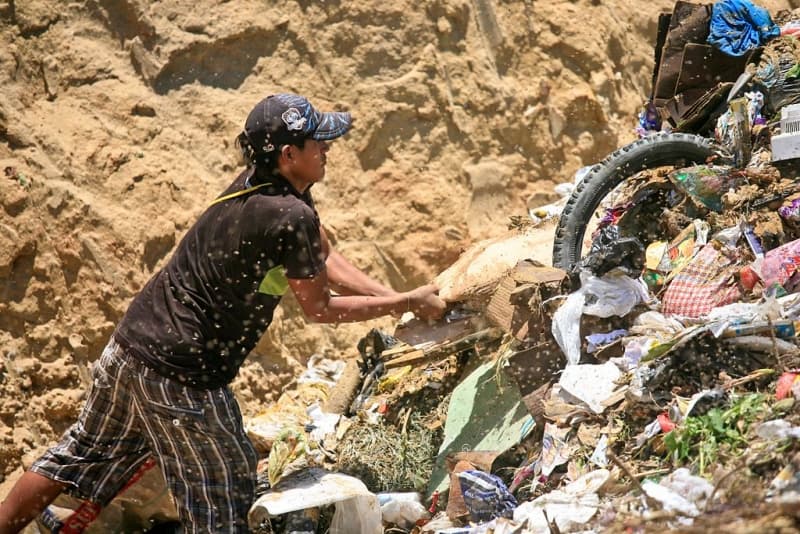 Living below the poverty line in Australia