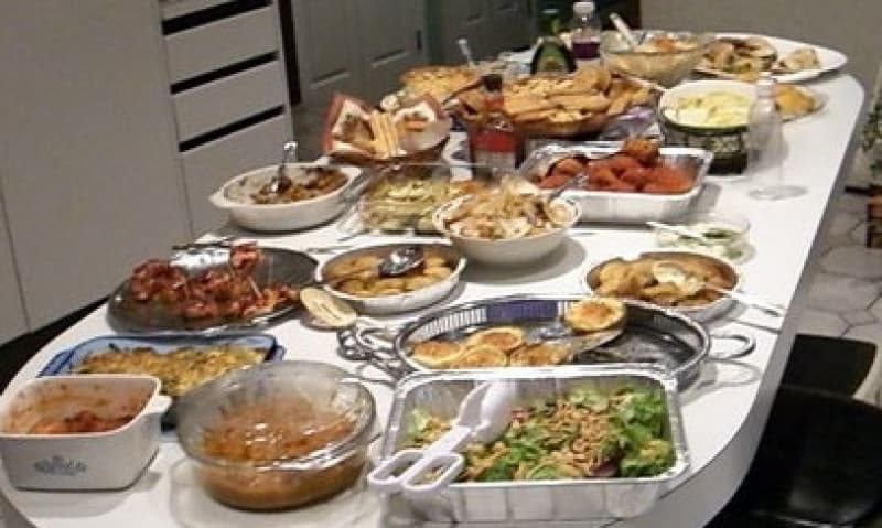 Xmas Leftovers with Liane Colwell