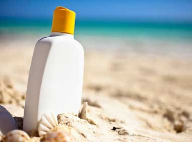 Skin burns from sunscreen – examining the UV paradox