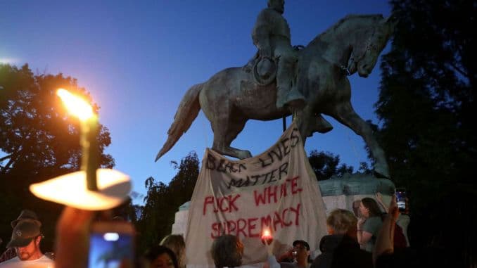 Trump’s refusal to condemn alt-right draws bipartisan ire