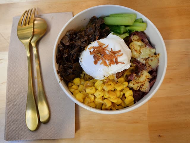 Traditional vs. modern: a taste of Indonesian cuisine