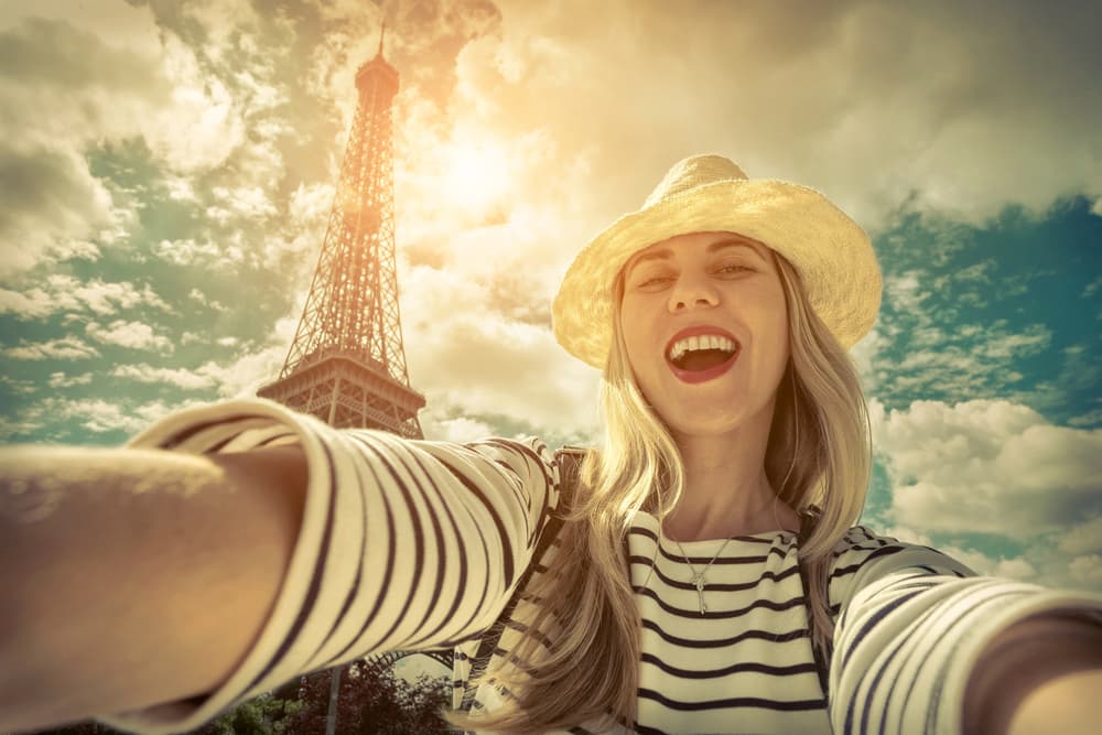 #tourist: Are Social Media and Technology Changing Travel Experience?