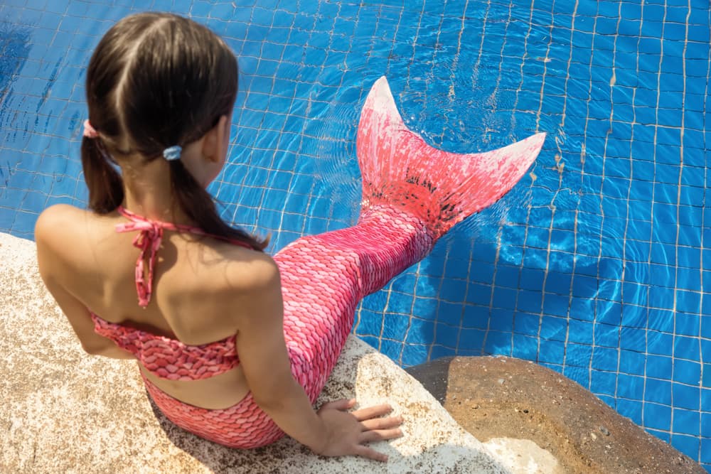 Mermaids and Monofins: Benefits and dangers