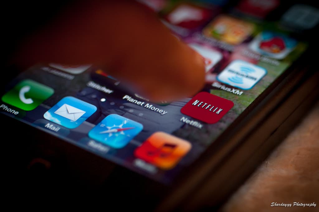 Paid to binge watch streaming media?