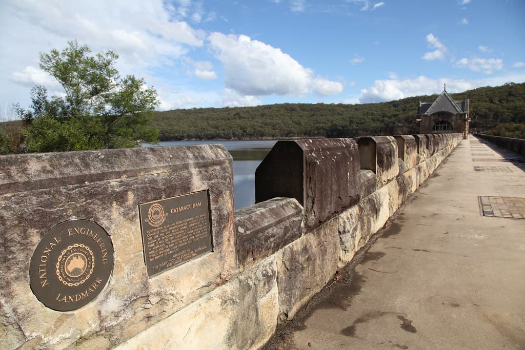 Dams levels drop as Sydney begins to feel drought