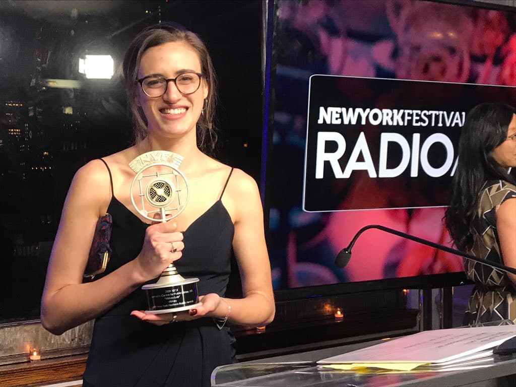 2SER Producer Ninah Kopel with award