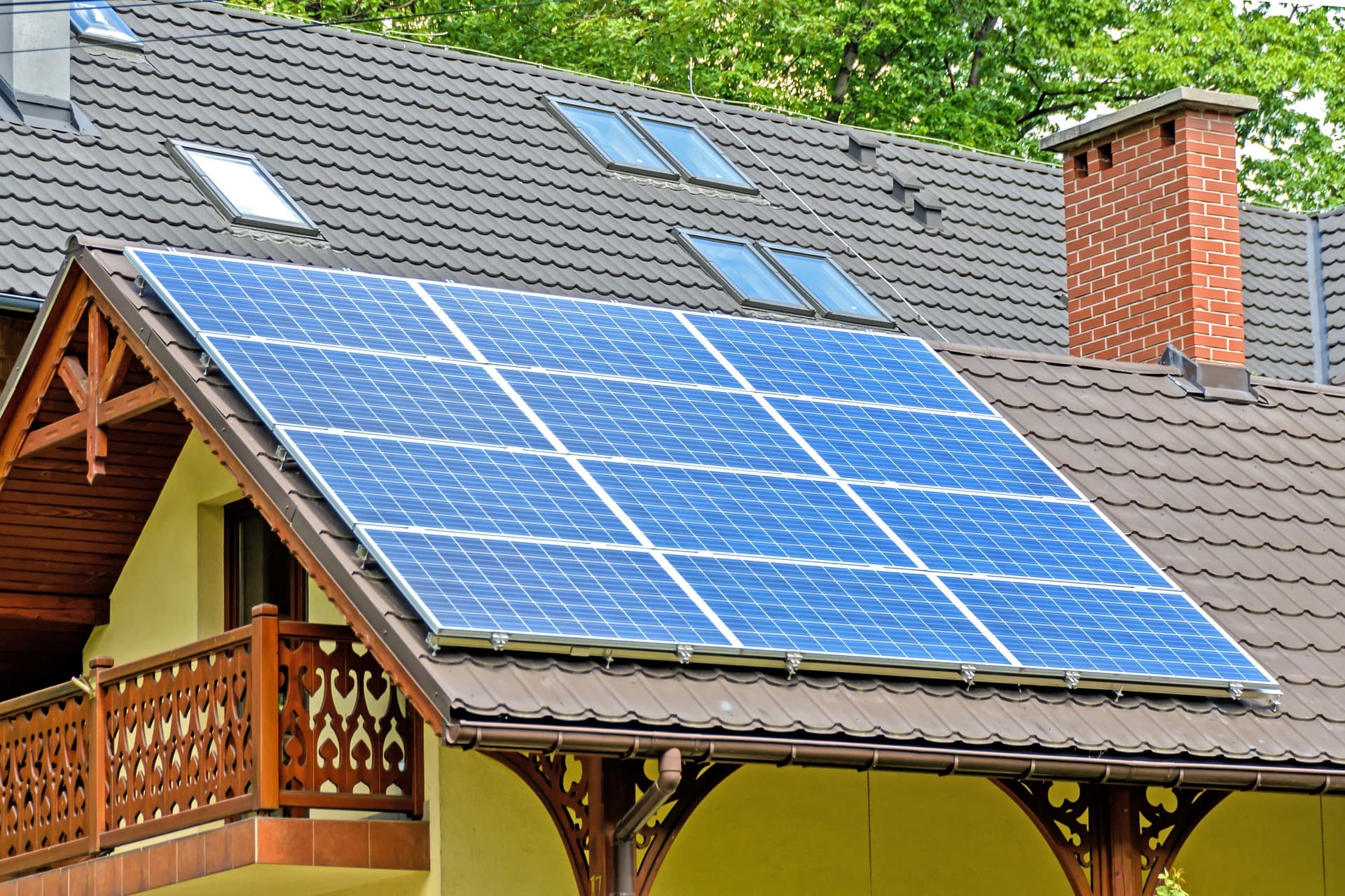Roof Tiles With Built In Solar Cells Exist, But Need To Be More Accessible