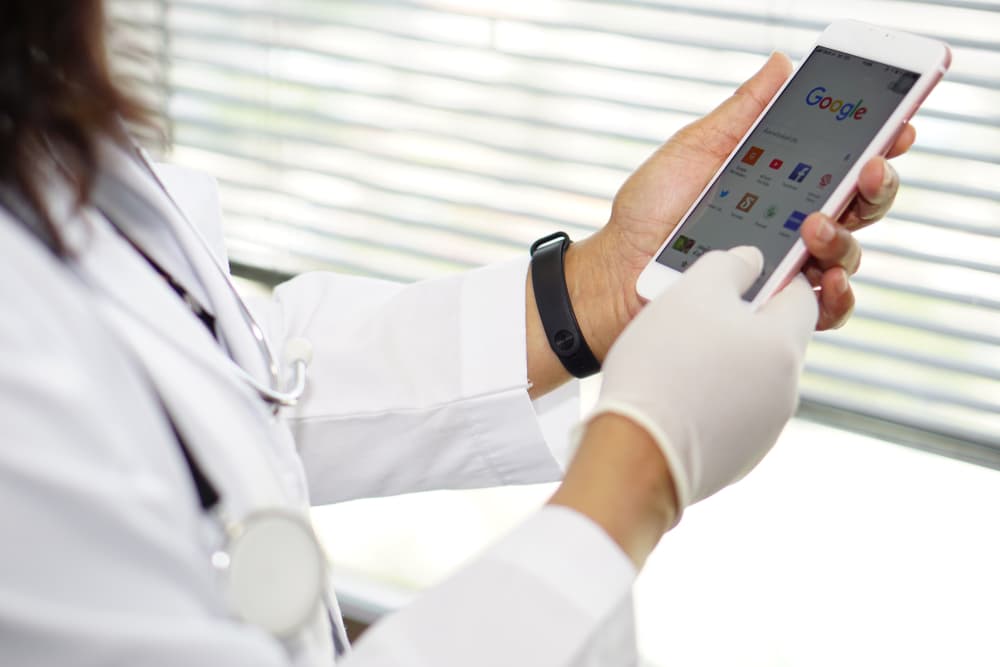 How Much Should We Trust Doctor Google?