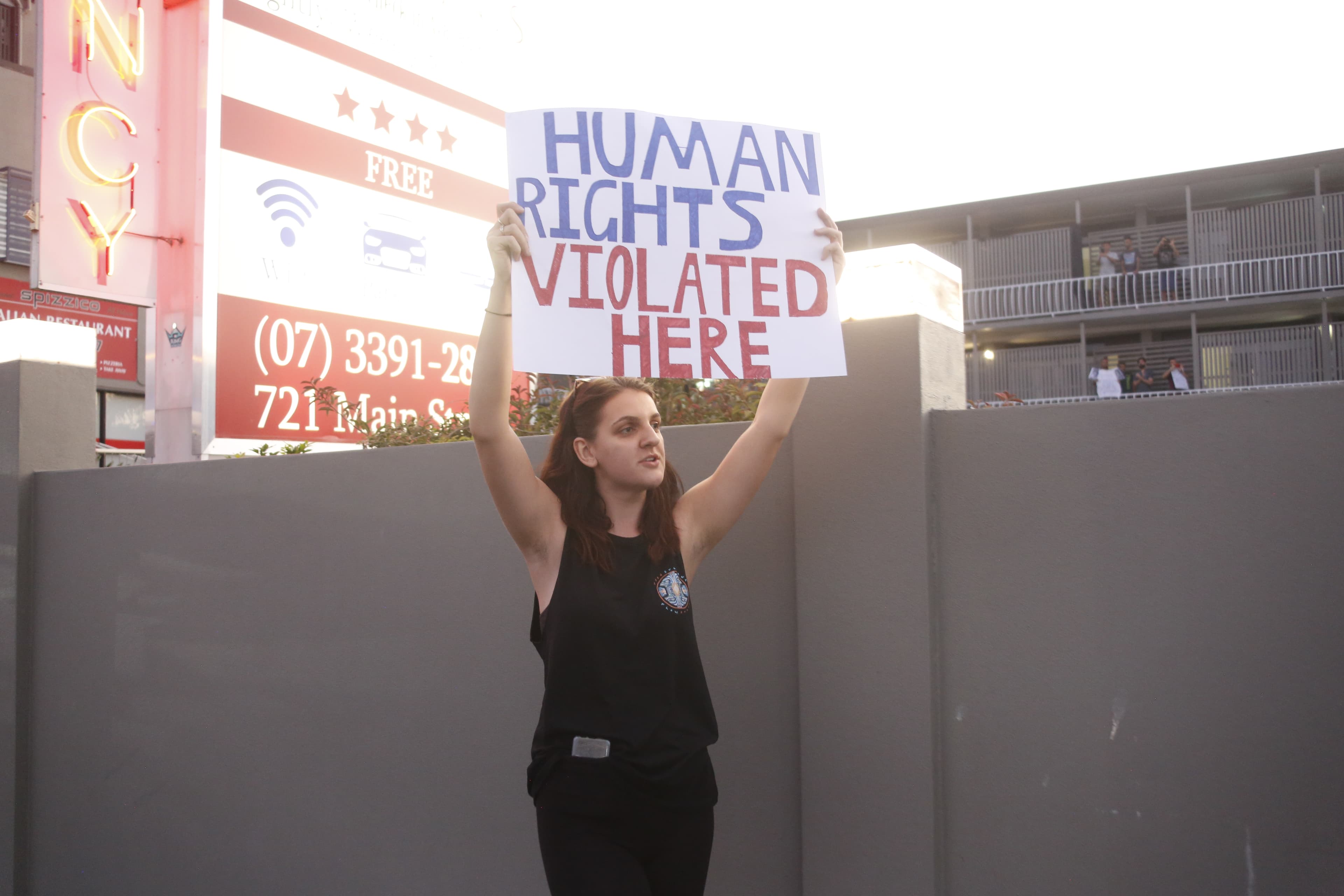 Phones Could be Confiscated from Immigration Detainees