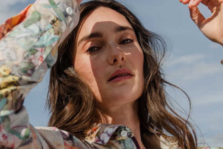 Lisa Mitchell relocates to a quieter place