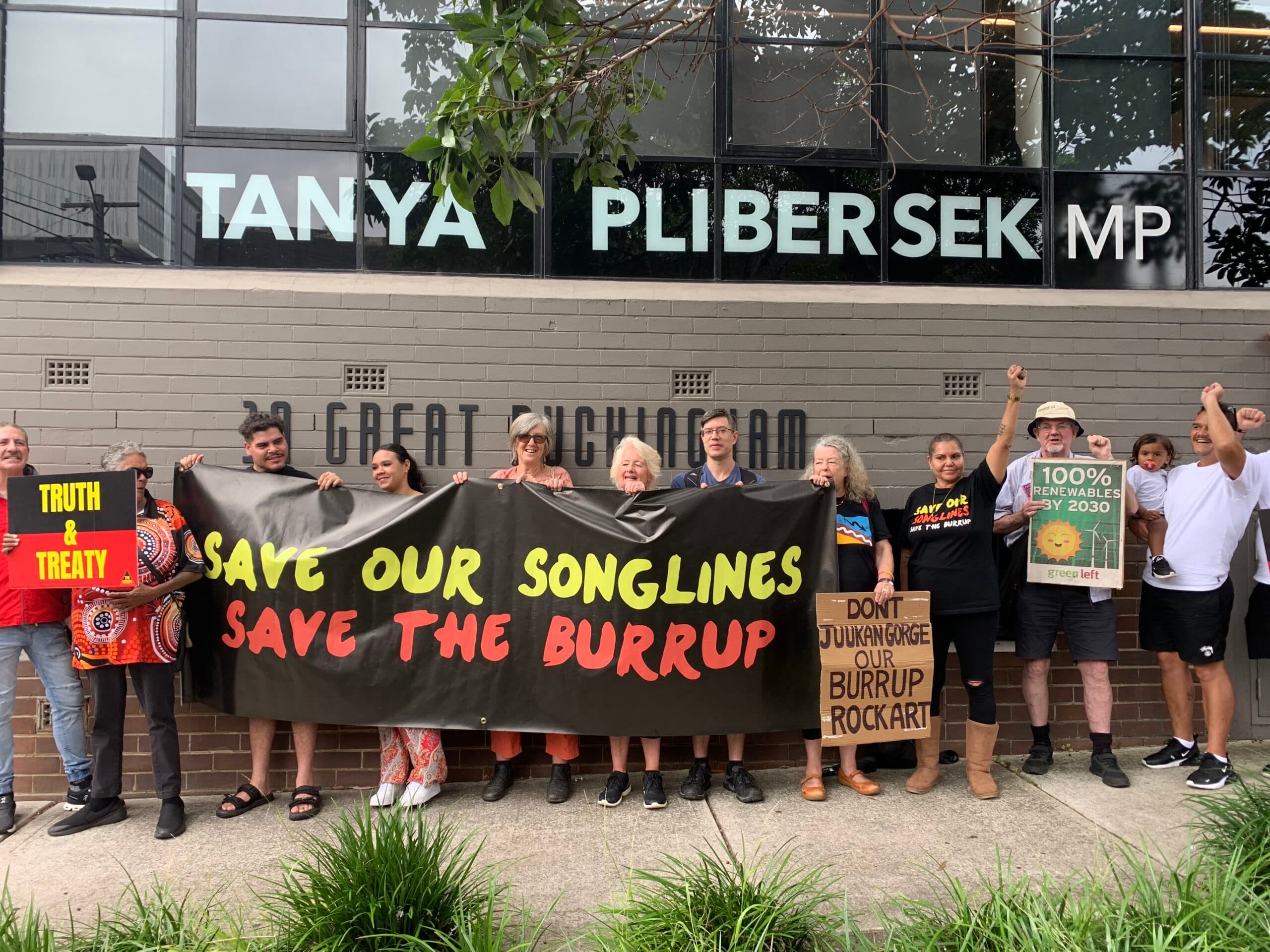 Protest outside Tanya Plibersek’s office to Save our Songlines