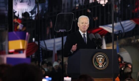 Russia signals more nukes; Cuts oil to Poland