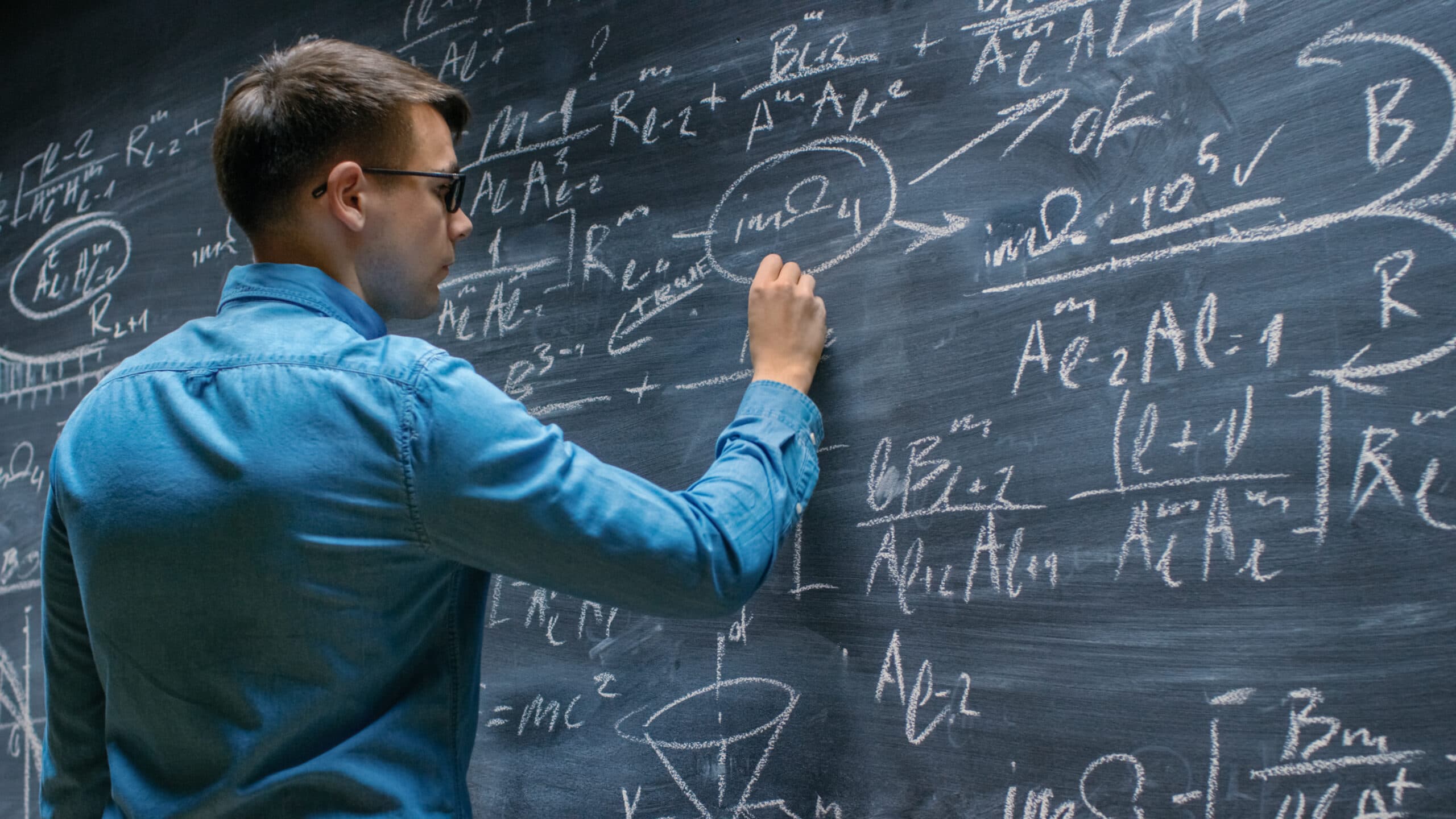 Why do mathematicians still use blackboards?