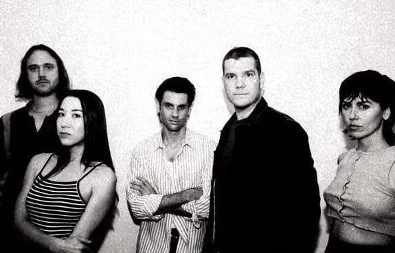 The Melodrones Leave Us With “No Good Memories”