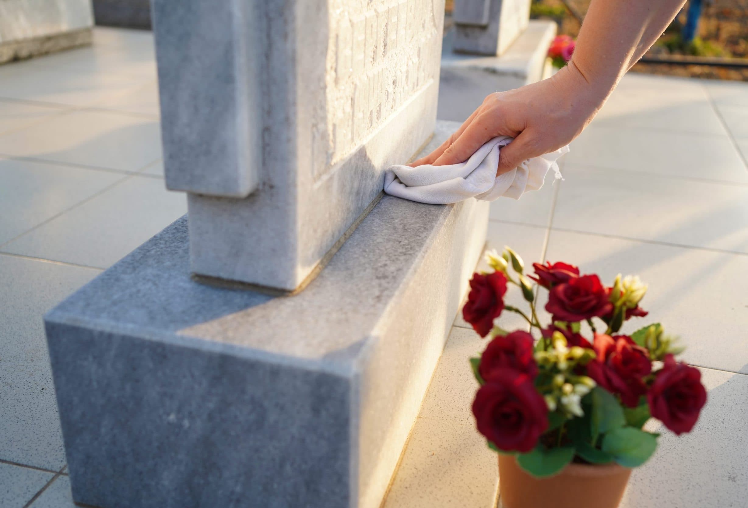 Grave cleaning trend on TikTok: respect or views?