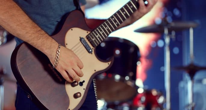 Dreampop Vs. Shoegaze – What’s The Difference?