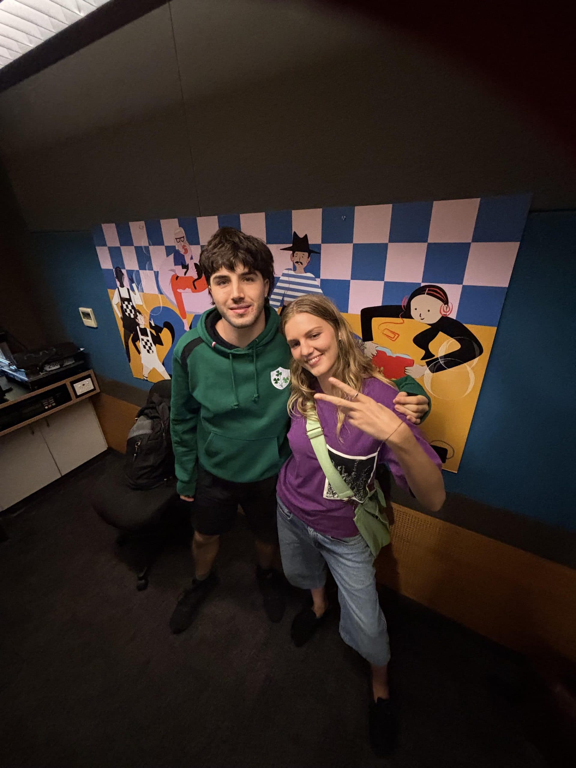 Pushing the Scene to the Centre – Wednesday Drive