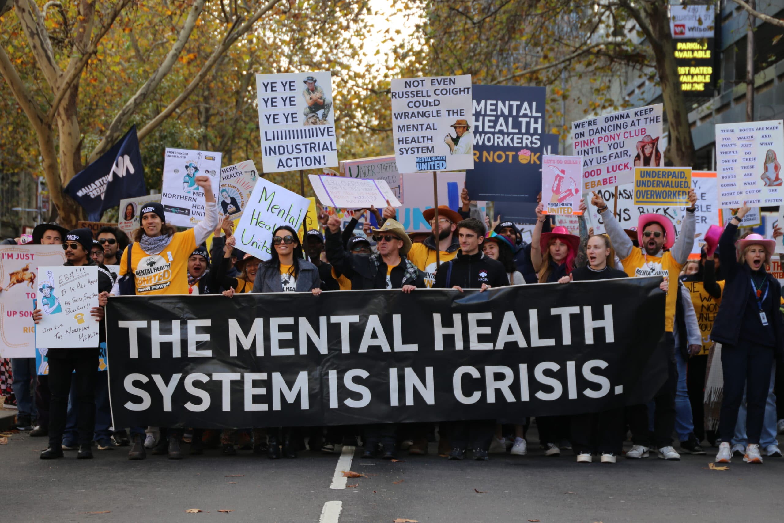 Victorian mental health workers walk out for system reform