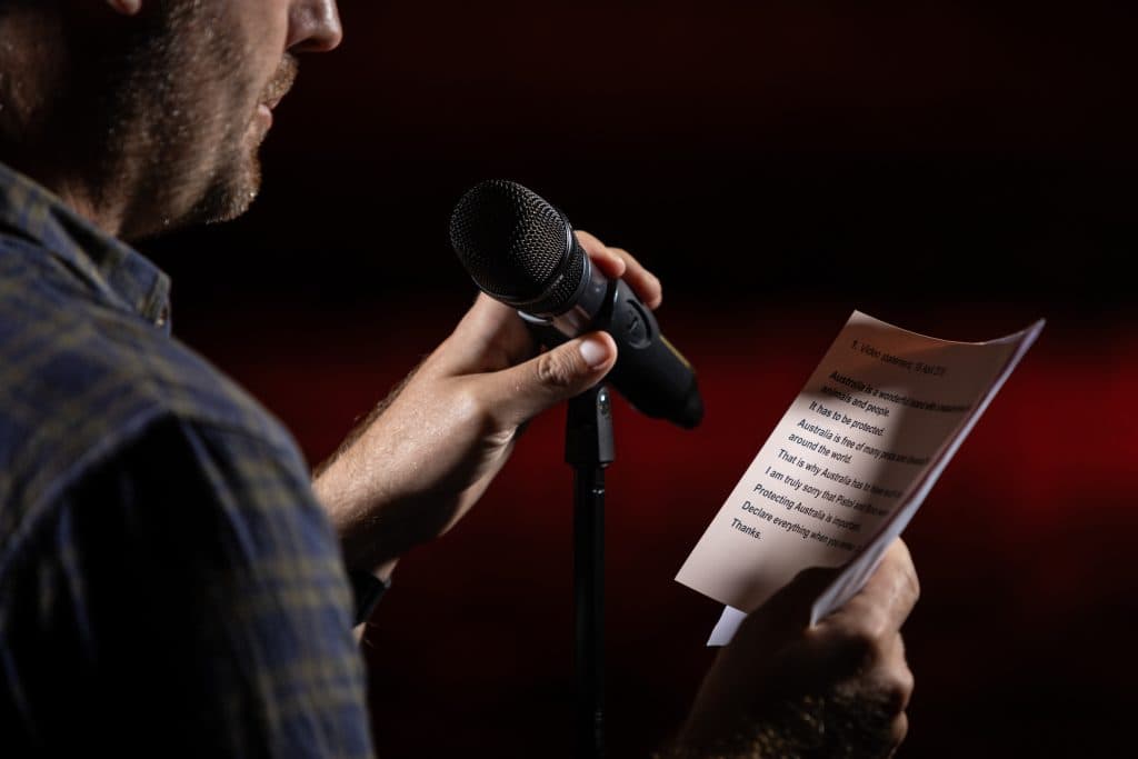 ‘Sincere Apologies’: A night of public regrets and unexpected connection